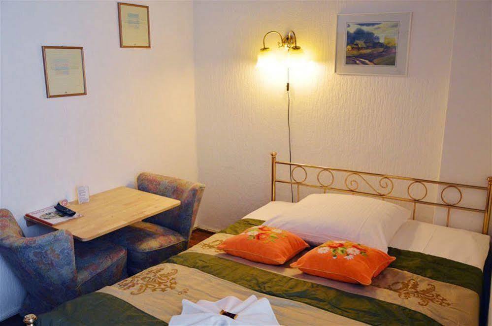 Pension Ingeborg Berlin Exteriör bild